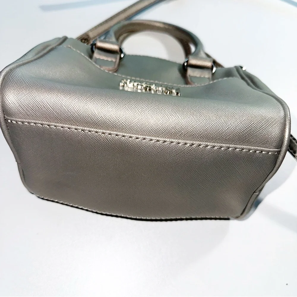 Kenneth Cole Reaction Metallic Mini Bag - Picture 2 of 3